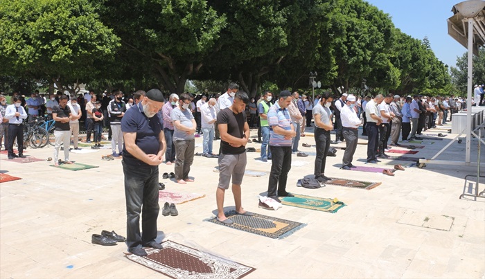 Vatandaş, yarın evine en yakın camide cuma namazını kılabilecek