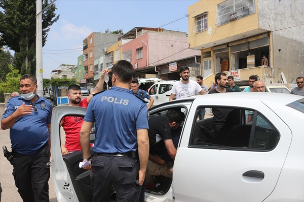 Adana'da kuzenlerinin silahlı saldırısına uğrayan iki kardeş yaralandı