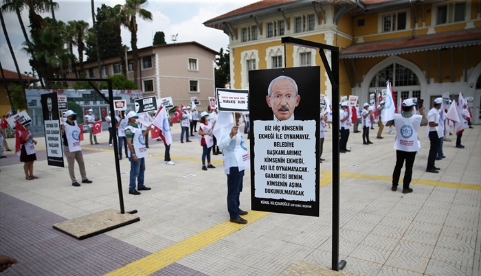 Adana'da belediyelerde işten çıkarmalar protesto edildi