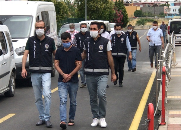 Adana'da tartıştığı kişiyi bıçak ve silahla yaraladığı iddia edilen zanlı tutuklandı