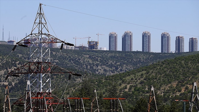 Kavurucu sıcaklık ile tarımsal sulamalar Türkiye'ye elektrik tüketiminde rekor kırdırdı