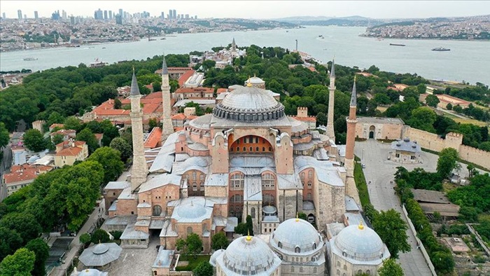 Dünden bugüne Ayasofya meselesi