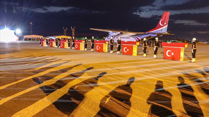 Şehit askerler Hakkari'de düzenlenen törenle memleketlerine uğurlandı