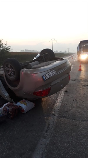 Adana'da devrilen otomobildeki baba yaralandı 7 yaşındaki oğlu yaşamını yitirdi