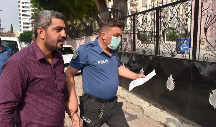 Adana'da görme engelli genci sınava polis ekipleri yetiştirdi