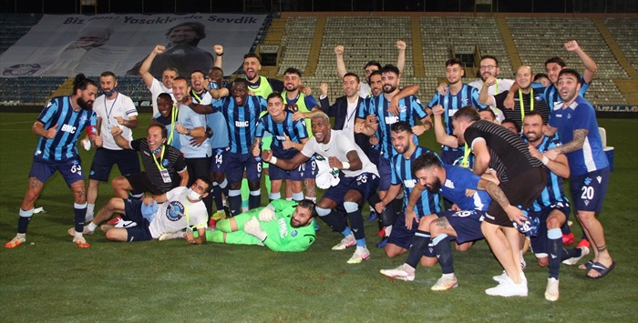 Adana Demirspor'un TFF 1. Lig play-off finaline yükselmesi kentte kutlanıyor