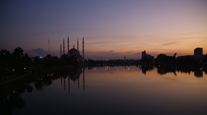 Mehmet Yürekli: Mehmet Akif ve Ahmet Arif'in Şiirinde Adana Yiğidi