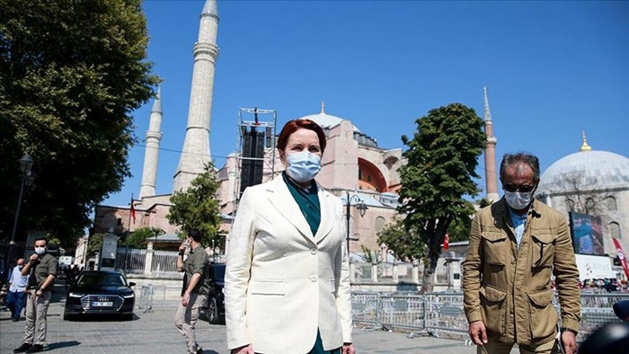 İYİ Parti Genel Başkanı Akşener Ayasofya-i Kebir Cami-i Şerifi'ni ziyaret etti