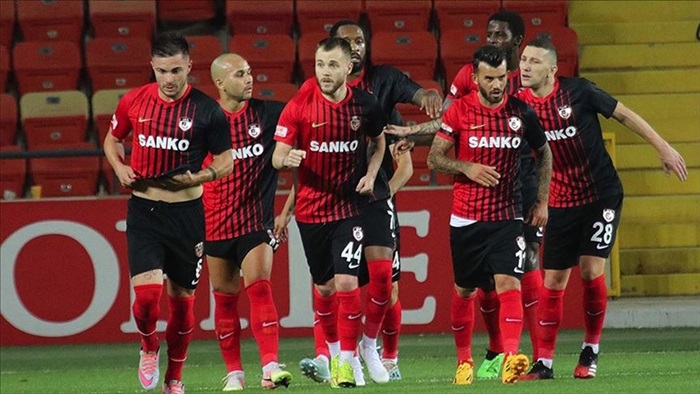 Gaziantep, sahasında Gençlerbirliği'ni 2-1 mağlup etti.