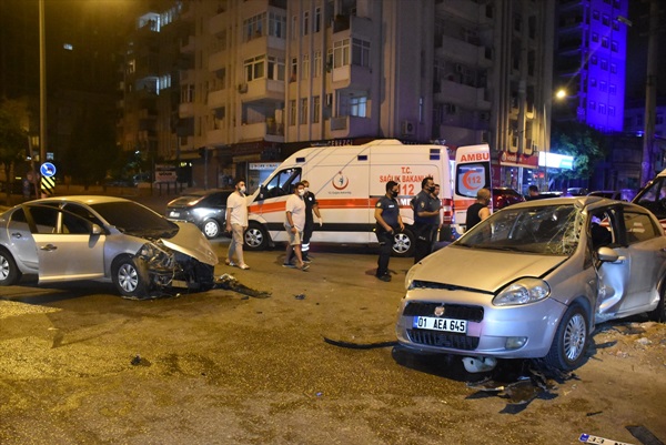 Adana'da trafik kazası: 2 yaralı