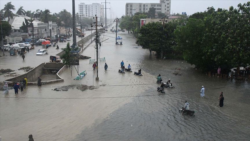 Pakistan'da sel: 57 ölü