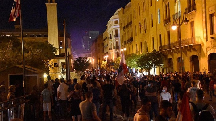 Beyrut'ta güvenlik güçleri protestoculara müdahale ediyor