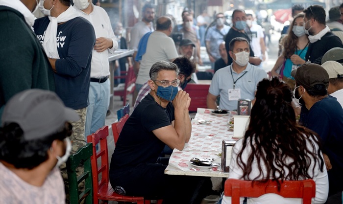 Aamir Khan, Adana'da hayranlarıyla bir araya geldi..