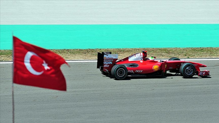 Formula 1 pilotları İstanbul Park'ı virajlarıyla tanıyor