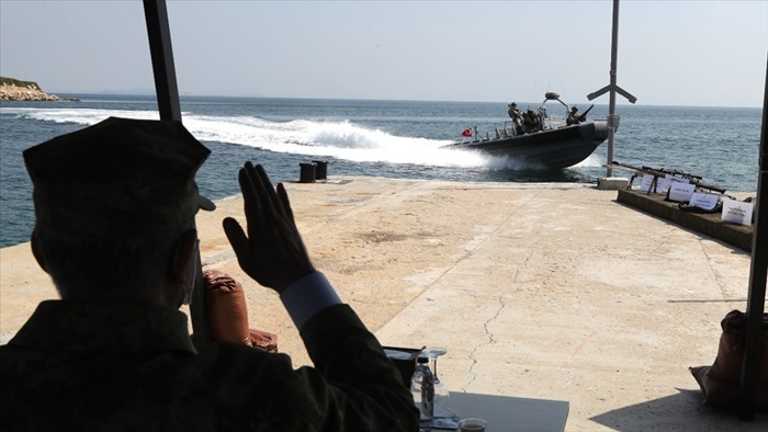 Akar ve komutanlar 'Kardak kahramanları' ile bir araya geldi