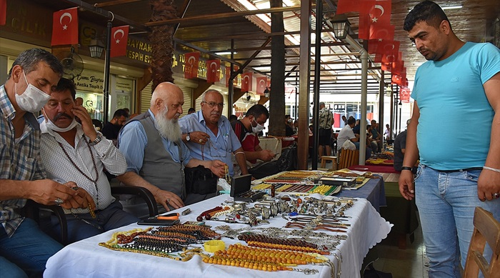 Tespih meraklıları çeyrek asırdır aynı kıraathanede buluşuyor