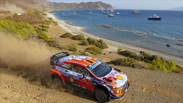 Türkiye Rallisi'nin yeni lideri Thierry Neuville