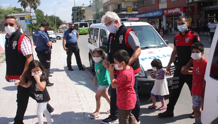 Adana'da polis, anaokulu ve ilkokul öğrencilerini okulla buluşturdu