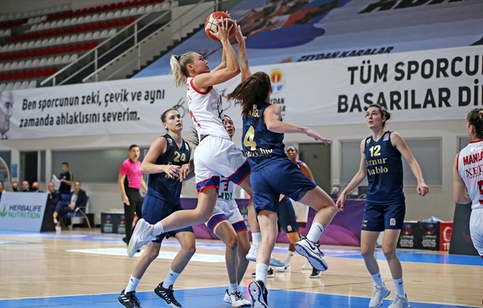 Büyükşehir Belediyesi Adana Basketbol: 55 - Fenerbahçe Öznur Kablo: 83