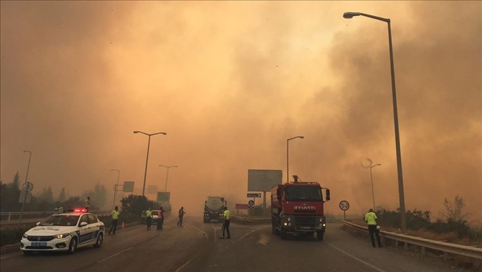 Hatay'da çıkan orman yangını 3 ilçeye yayıldı