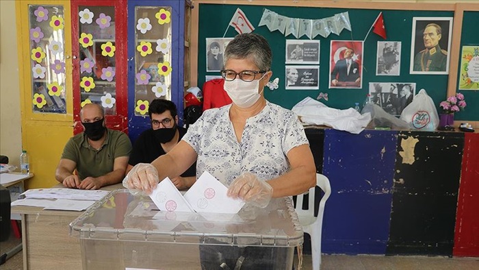 KKTC'de cumhurbaşkanlığı seçiminin ikinci turu için oy kullanma işlemi başladı