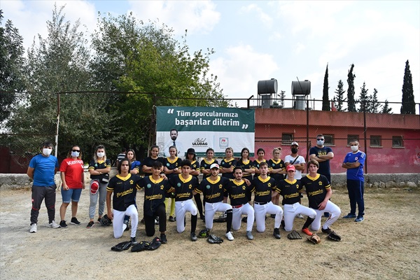 Adana'da beyzbol ve softbol karşılaşmaları