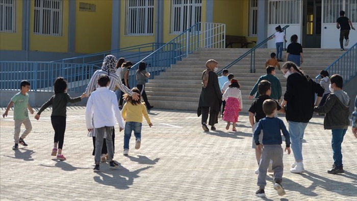 Belirlenen 15 bin mahalledeki birer okul halk eğitim merkezine dönüşecek