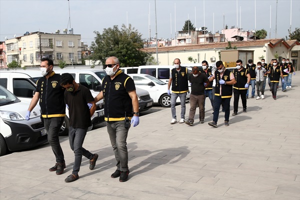 Adana'da hırsızlık operasyonunda yakalanan 5 zanlı tutuklandı