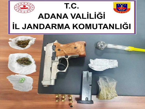 Adana'da ruhsatsız silah ve mühimmat bulunduran iki kişi yakalandı