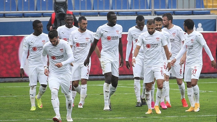 Sivasspor'un deplasmanda bileği bükülmüyor