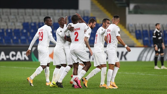 Demir Grup Sivasspor - Atakaş Hatayspor maçı 1-1 berabere bitti.