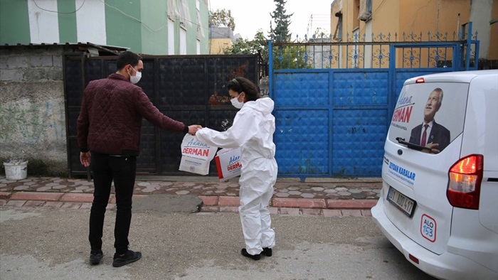 Adana'da Kovid-19 hastalarına kahvaltı ve yemek desteği veriliyor