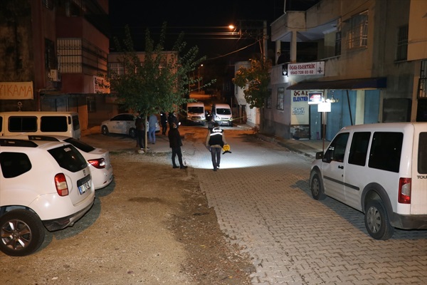 Adana'da polisin "dur" ihtarına uymayan sürücü kovalamaca sonucu yakalandı