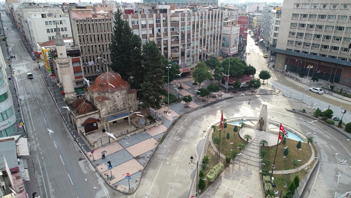 Adana’nın tarihi mekanları sessizliğe büründü 