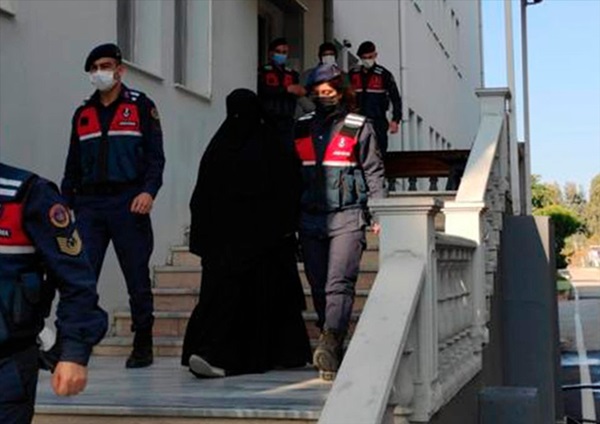 Adana'da terör örgütü DEAŞ propagandası yaptığı iddia edilen 2 zanlı yakalandı