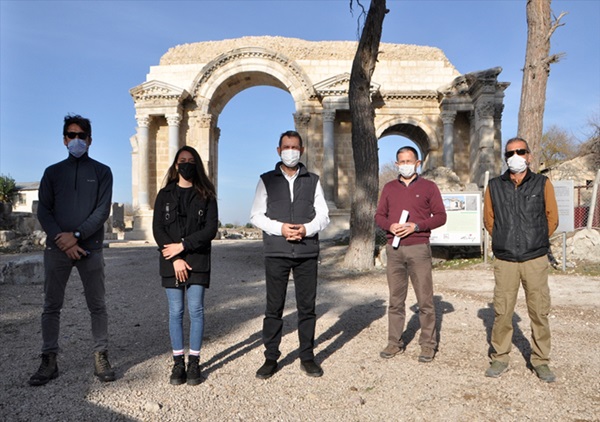 Anavarza Antik Kenti'nde arkeologları heyecanlandıran izler bulundu