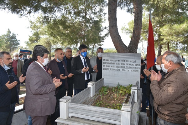 Ülkücü Şehit Yunus Uzun Vefatının 33. Yılında Kabri Başında Anıldı