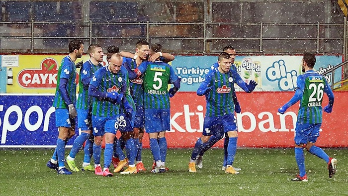 Çaykur Rizespor-Kasımpaşa'yı 2-1 mağlup etti