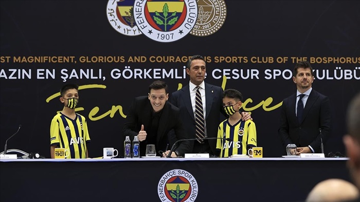 Mesut Özil resmen Fenerbahçe'de