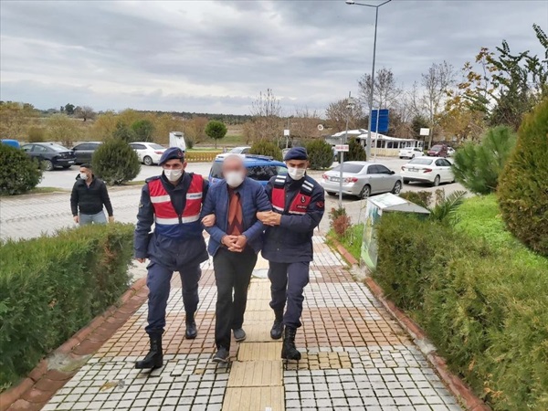 Adana'da terör örgütü PKK'nın propagandası yaptığı iddia edilen zanlı yakalandı