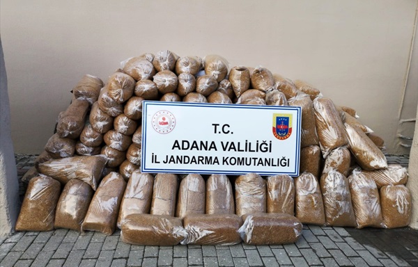 Adana'da gümrük kaçağı 942 kilogram tütün ele geçirildi