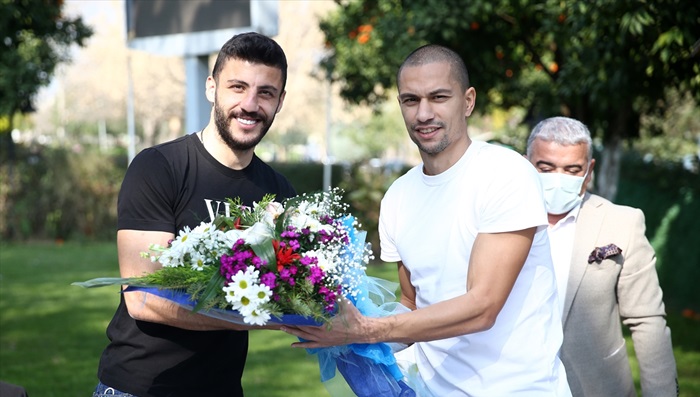 Adanaspor-Adana Demirspor derbisi öncesi takım kaptanları bir araya geldi