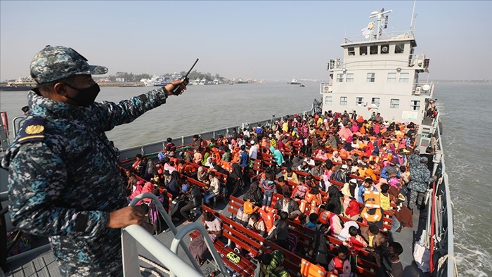 Bangladeş, son olarak 3 binden fazla Arakanlı Müslüman mülteciyi adaya gönderdi.