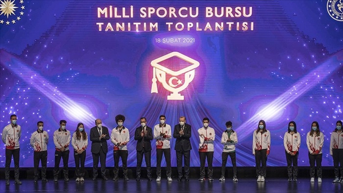 Milli sporcu Elif Işkın: 'Burs müjdesi' milli sporcuları sevindirdi..