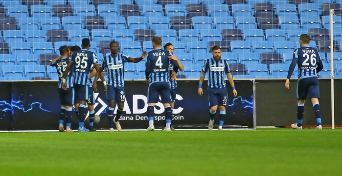 Adana Demirspor, Royal Hastanesi Bandırmaspor'u 2 - 0 yendi