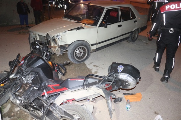 Otomobille çarpışan motosikletteki 2 yunus polisi yaralandı