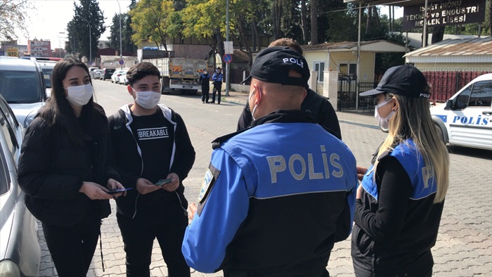 Polis okulların çevresinde denetim yaptı..