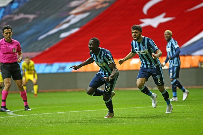 Adana Demirspor, sahasında İstanbulspor'u 2-0 yendi.