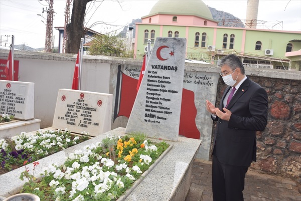 Osmaniye Valisi Yılmaz, Şehit Kaymakam Saim Bey'in kabrini ziyaret etti