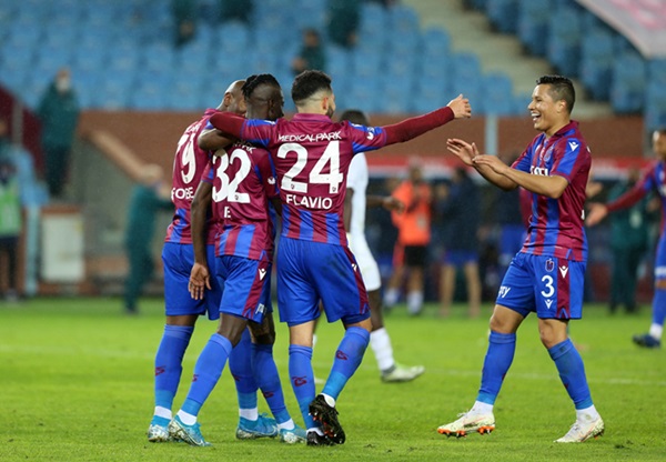 Trabzonspor, MKE Ankaragücü'nü 4-1 yendi.